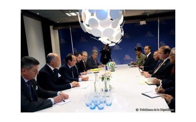 François Hollande avec le Premier Ministre du Pakistan, Nawaz Sharif, à l'occasion du Sommet sur la Sécurité Nucléaire à La Haye (24 mars 2014)