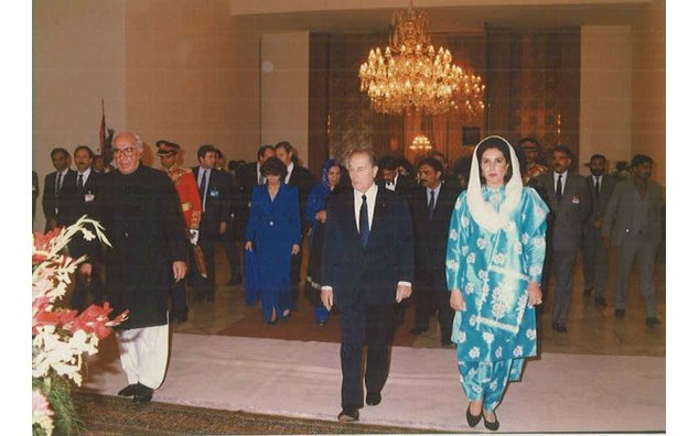 Visite au Pakistan du Président de la république française, M. François Mitterrand- (19-22 février 1990)