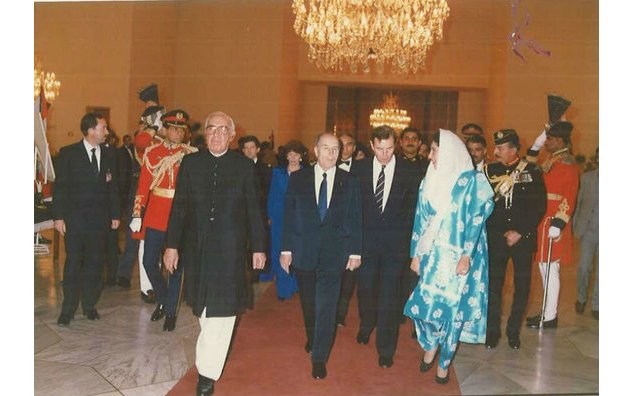 Visite au Pakistan du Président de la république française, M. François Mitterrand- (19-22 février 1990)